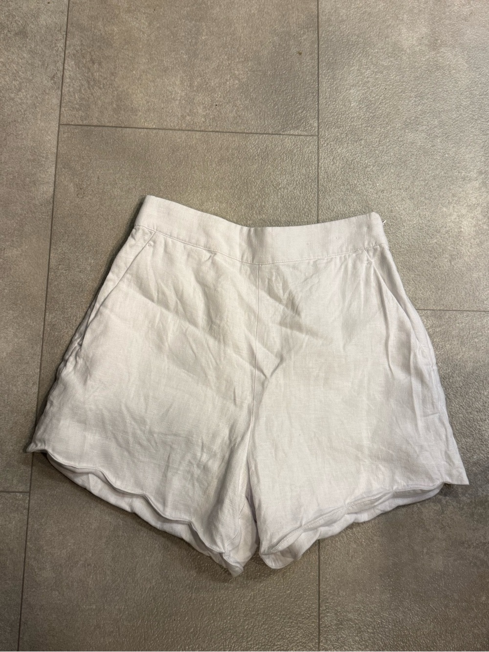 Relaxed White Linen-Blend Bermuda Shorts